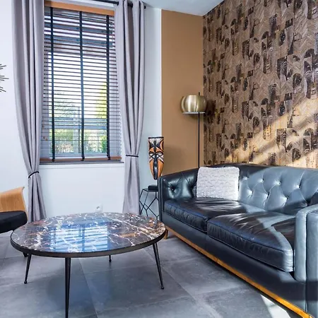 De La Vesee Nyaraló *